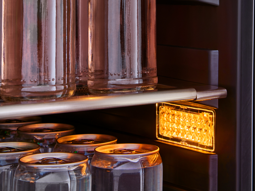 Zephyr Presrv™ Pro Single Zone Beverage Cooler amber LED lights
