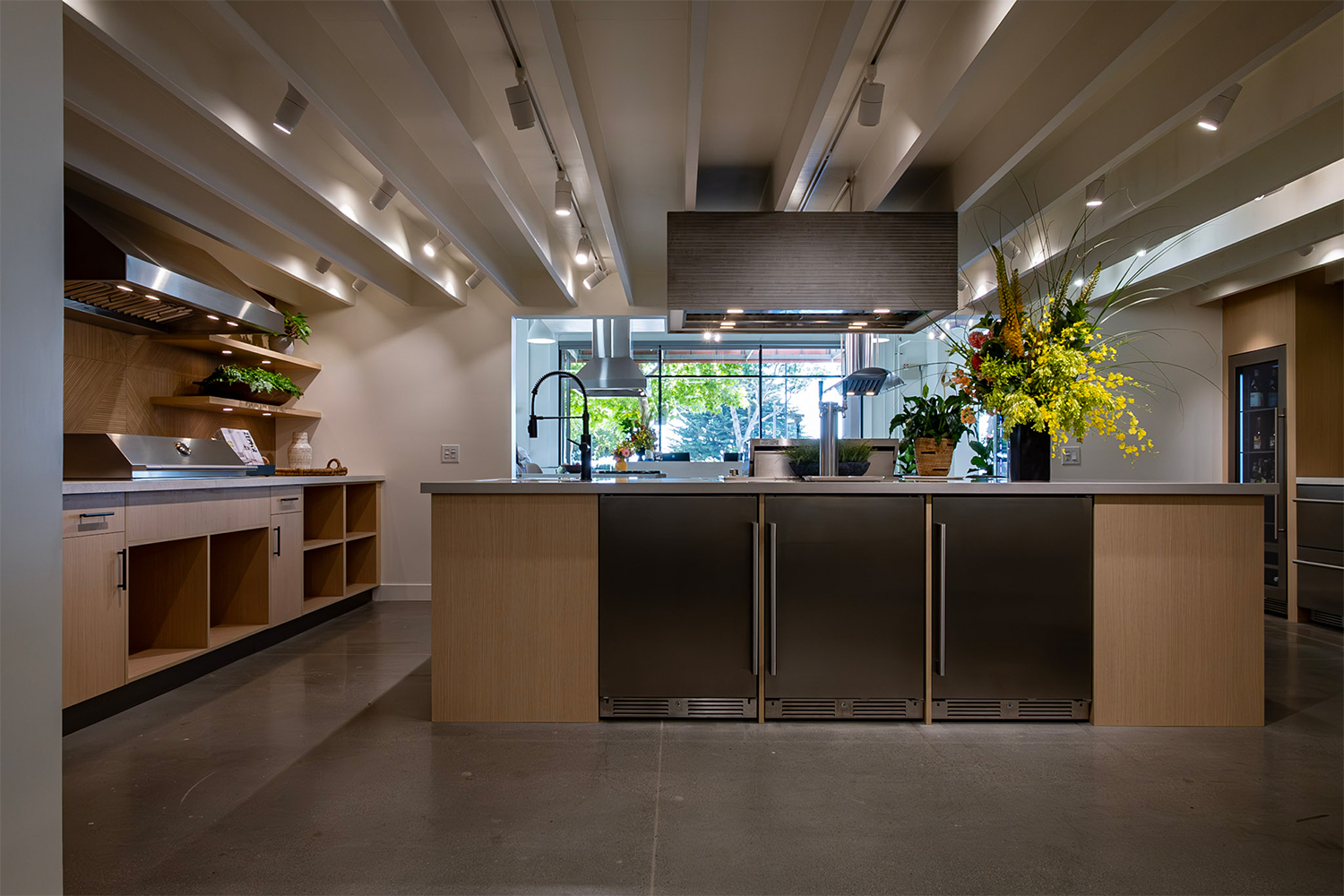 Zephyr Design & Experience Center Designer Outdoor range hoods and refrigeration solutions